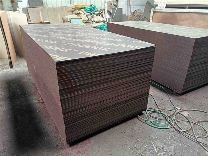 18mm Poplar Core Film Faced Plywood