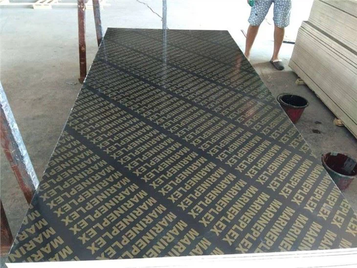 Pabrik Kayu Lapis Berwajah Film 18mm di Cina