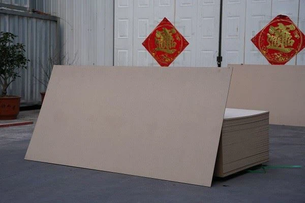 High Quality 3mm 6mm 12mm 15mm 18mm Fibreboards White Melamine Mdf Hdf Board For Furniture